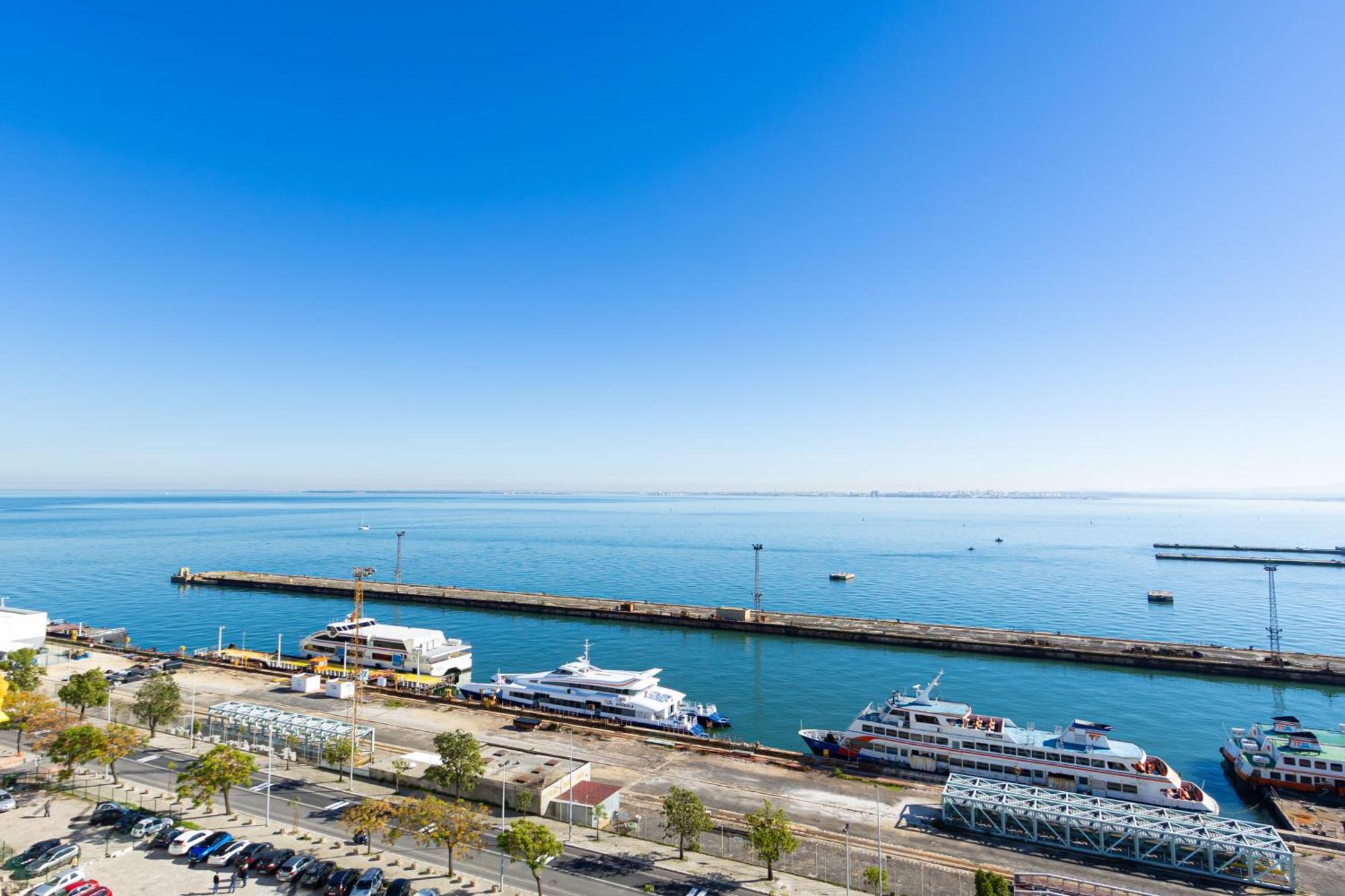 Cacilhas Riverview! Almada Exteriör bild