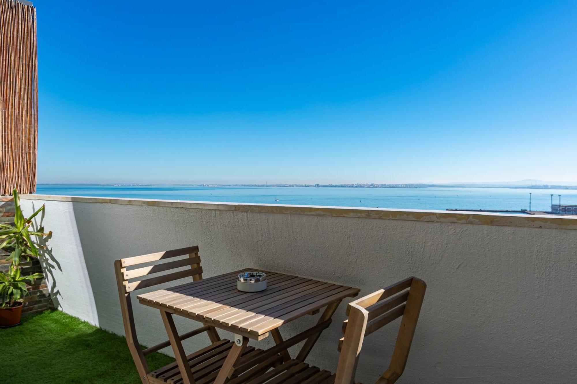Cacilhas Riverview! Almada Exteriör bild